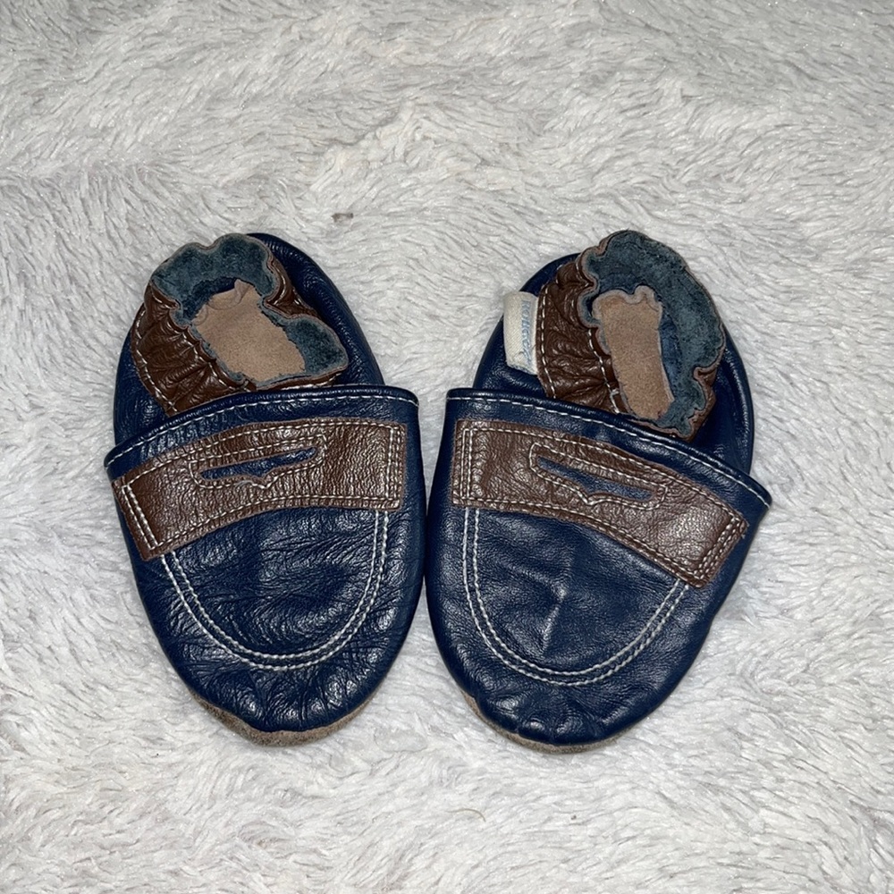 Robeez shoes / slippers 0-6 months